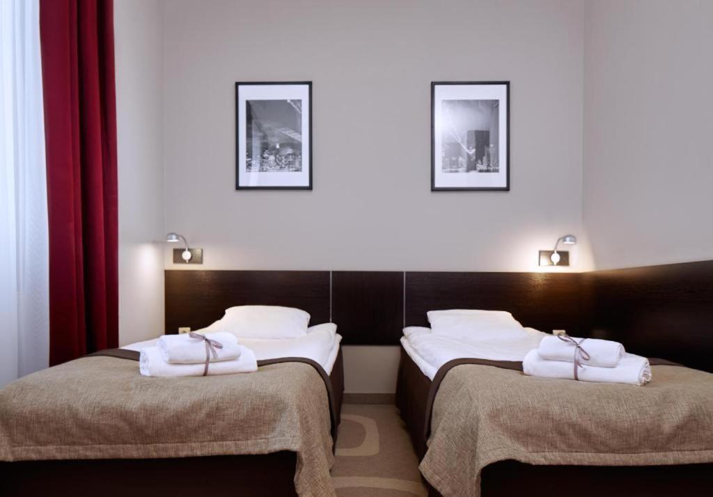 Hotel Picaro Krasnik Dolny Болеславец Экстерьер фото