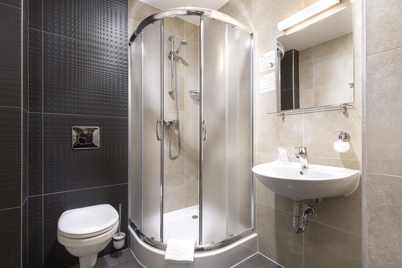 Hotel Picaro Krasnik Dolny Болеславец Экстерьер фото